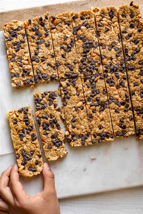 Chocolate Peanut Butter Granola Bars | FeelGoodFoodie