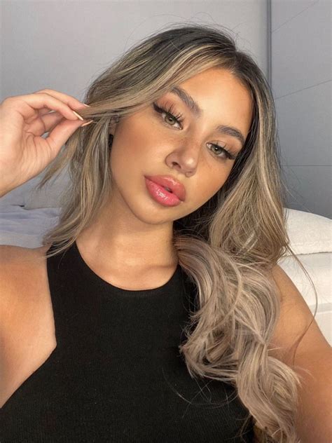 Latina With Blonde Hair - 2025 HairStyles Ideas