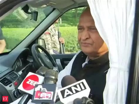 'Only Rahul can challenge Modi', says Ashok Gehlot on day Kharge takes ...