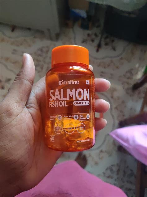 Nutrafirst Salmon Fish Oil Capsules with Omega-3 (1000mg), EPA (180mg ...