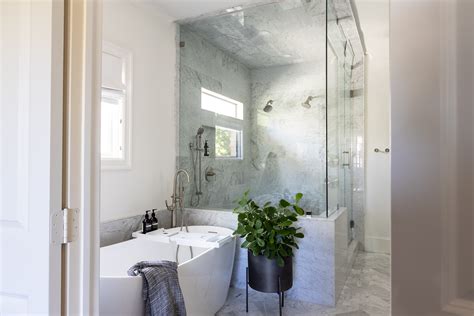 Brunette's morning wish shattered by a plumbing mishap, but she's fastly comforted with a xxx XXX po