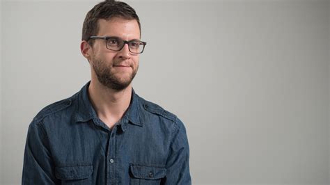 Practical Light Interview Shot 的图像结果