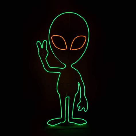 Alien Halloween Decoration 的图像结果