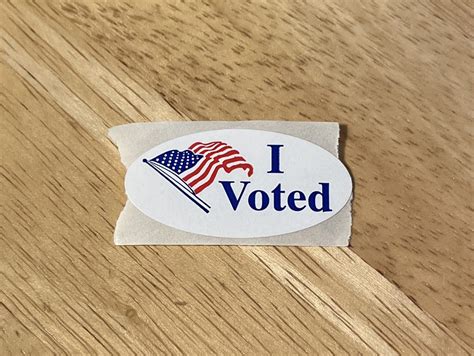 Voting Stickers 的图像结果