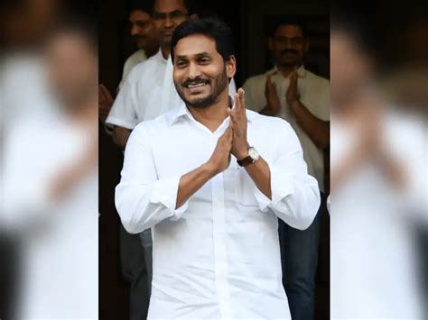 Jagan introduces dry-ration at doorstep service for govt school students
