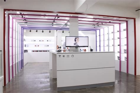 首尔韩国INNO_D_SHOP耳机专卖店设计 – 米尚丽零售设计网-店面设计丨办公室设计丨餐厅设计丨SI设计丨VI设计