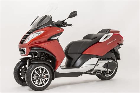 Dainese and Peugeot Scooters partner for safety | Autocar Professional