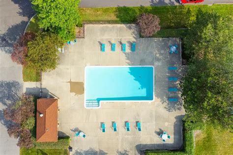 Westwood Village Apartments - Westland, MI 48185 | ApartmentGuide.com