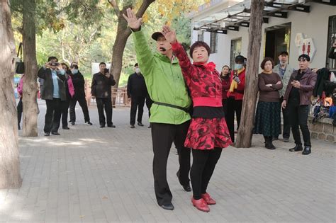 科学家称广场舞健身效果堪比跑步_ 视频中国