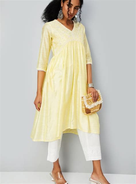 Buy Women Embroidered Kurta with Pocket Online at just Rs. 899.0 ...