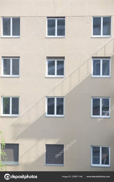 Building Front Faced 的图像结果