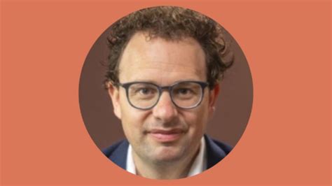 Anthropic CEO Dario Amodei warns AI could wipe out entry-level office ...