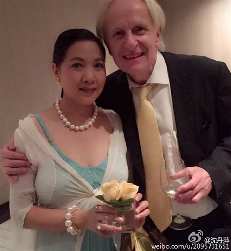 61岁小青陈美琪和57岁许仙叶童,这是来找白娘子吗_凤凰网视频_凤凰网