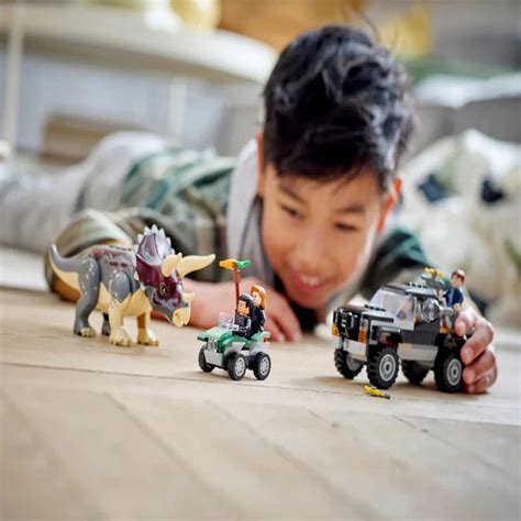 LEGO 76950 Jurassic World Triceratops Pickup Truck Ambush — Toycra