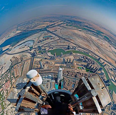 World-Class Building Top View 的图像结果