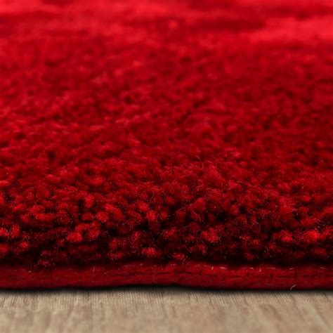 Mohawk Home Royal bath 24-in x 40-in Scarlet Nylon Bath Rug at Lowes.com