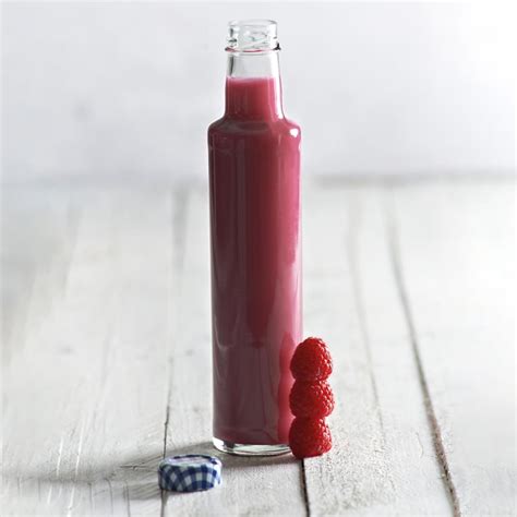 Buy KILNER Twist Top Dressing Bottle - 250 ml from Kilner at just INR 450.0