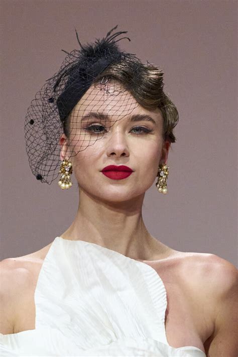 Spring/Summer 2024 Trends Are All About Fun And Artistic Beauty Looks ...