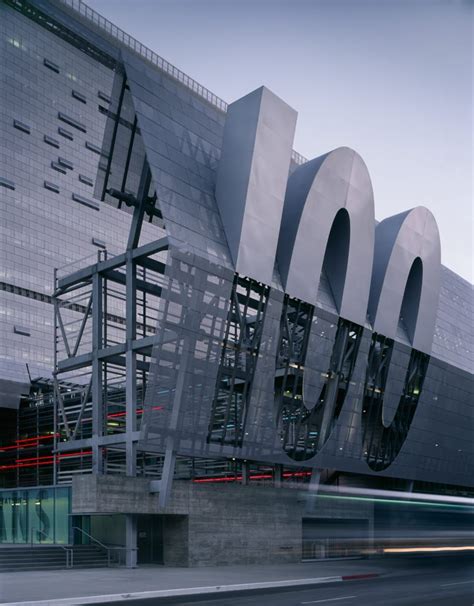 Building Signage Architecture 的图像结果