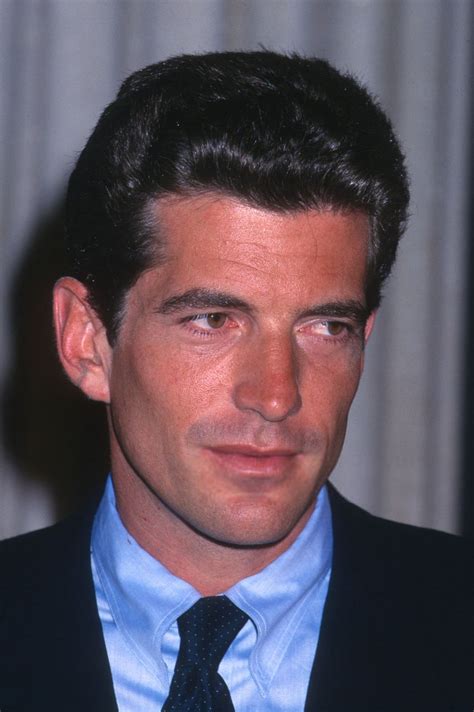Pin auf JFK Jr.