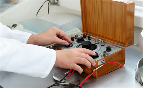 AjantaExports Wheatstone Bridge Portable Bridge Resistance Measurement ...