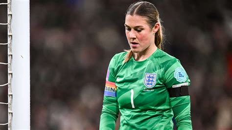 'Making jokes about it at breakfast!' - Keira Walsh reveals Mary Earps ...