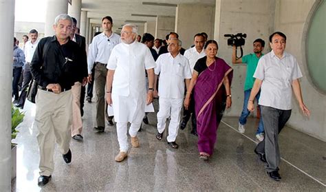 Shri Narendra Modi attends opening of Swarnim Sankul 2; building ...