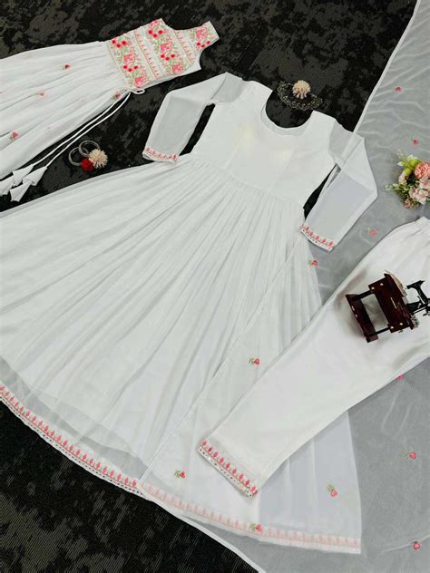 RTC 5714 FOX GEORGETTE WITH THRED SEQUENCE EMBROIDERY WORK PARTYWEAR ...