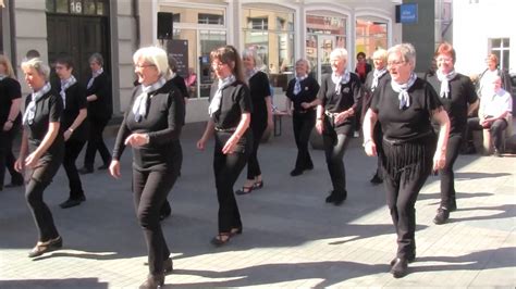 Hillbilly Rock - Hillbilly Roll - Woolpackers | Wobble line dance ...