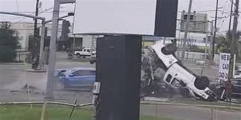 WATCH: Possible police chase ends in high-speed crash in New Orleans