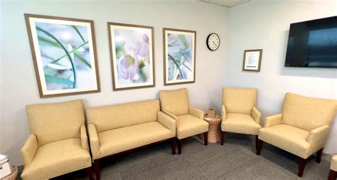 Intensive Outpatient Program | How We Treat | Lightfully