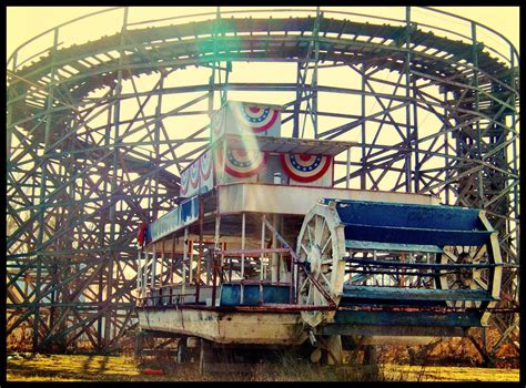 The Abandoned Americana Amusement Park (LeSourdsville Lake) | Abandoned ...