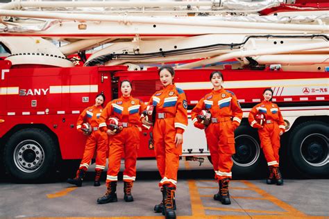 台江县反排村女子志愿消防队：助力消防安全 苗寨巾帼在行动_腾讯新闻