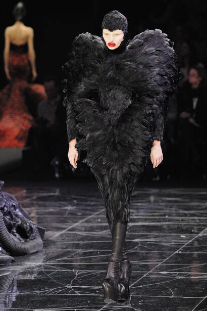 Alexander McQueen. Savage Beauty in London | Meer