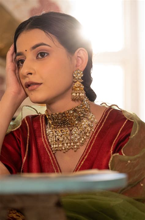 Akruti Kundan Necklace Set