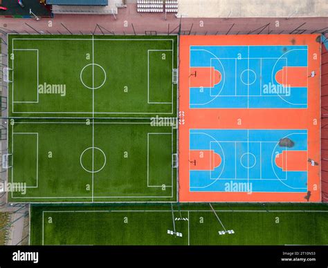 School Sports Field 的图像结果