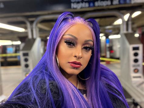 Tirotean vehículo de la cantante urbana la Perversa