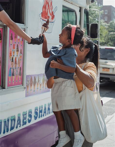 Pros and Cons of an Ice Cream Truck Business | Limepack