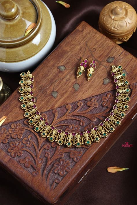 Ethnic Green Ruby Choker Necklace - Kattam