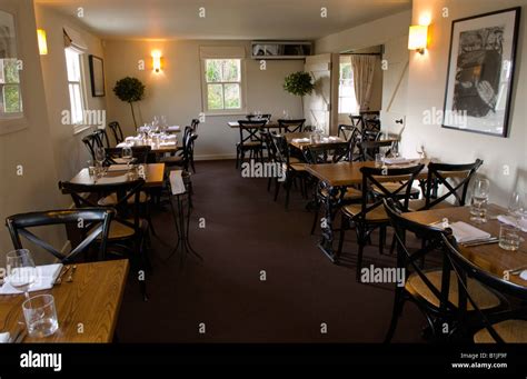 Restaurant Dining Room Design 的图像结果