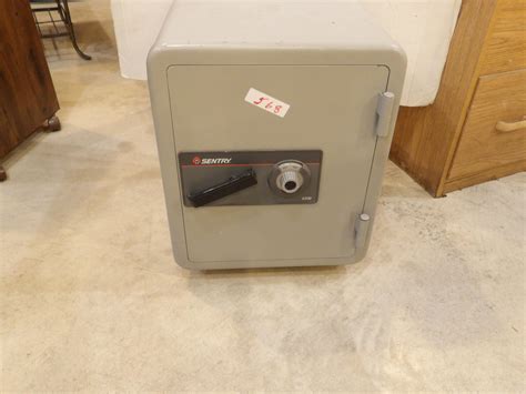 Lot - SENTRY SAFE