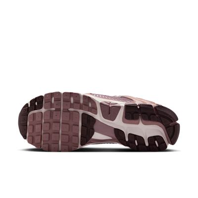 Nike Zoom Vomero 5 Men's Shoes. Nike IN