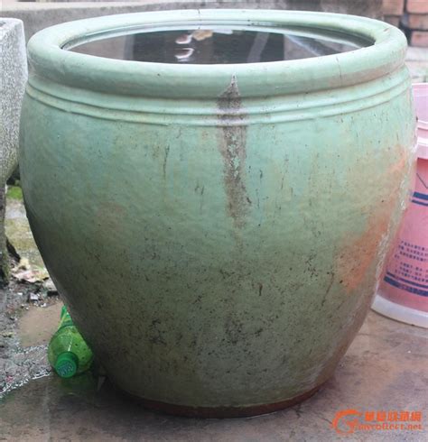 农村院落里出现的水缸，被称为门海，这东西有什么讲究吗？庭院水缸摆放位置风水_风水_若朴堂文化
