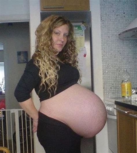 hairy armpits + huge pregnant belly = HOTTEST body ever