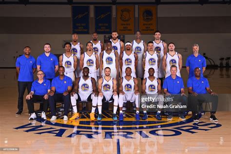 The 2016-2017 Golden State Warriors team poses for a team photo on ...