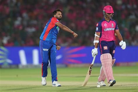 DC vs RR | Twitter reacts to Mukesh undoing Jaiswal with an inseaming ...