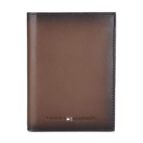 Tommy Hilfiger Abdiel Leather Passport Holder Wallet for Men - Tan, 7 ...