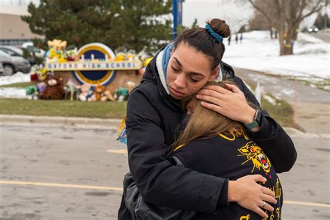 Oxford High School shooting: Lions plan tribute to honor victims