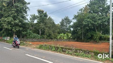 Commercial land Thengod main road front Kakkanad pallikara main road ...