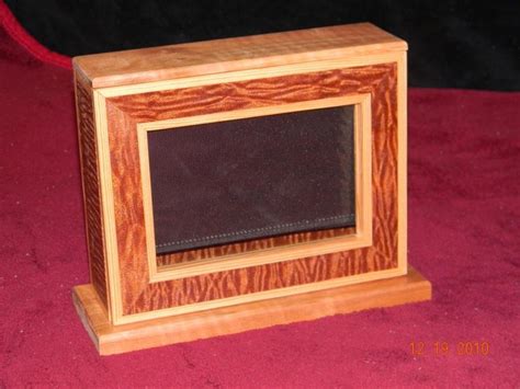 Photo Box & Frame - by BreakingBoardom @ LumberJocks.com ~ woodworking community